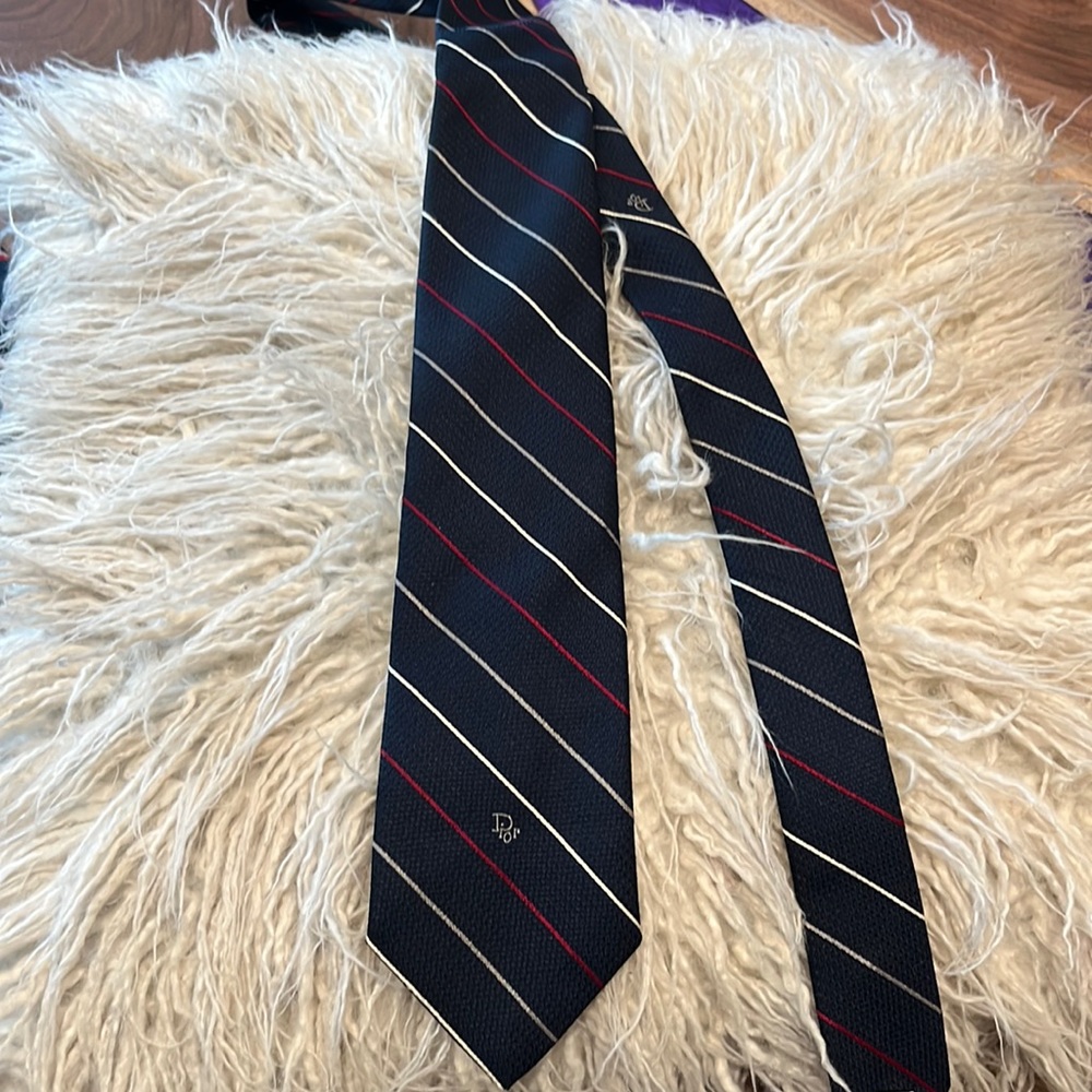 Very handsome Christin Dior tie, authentic luxury
